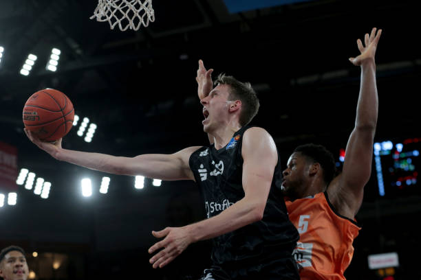 他为球队注 他为球队注