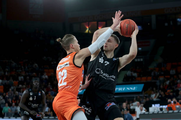 受外界压力 受外界压力