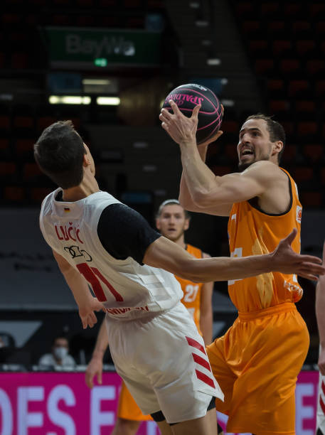 萨内蒂对劳 萨内蒂对劳